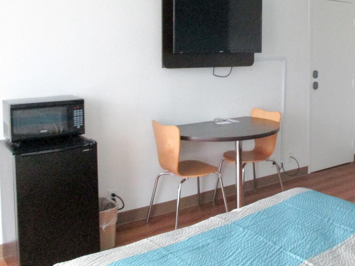 Econo Lodge Эшборо Экстерьер фото