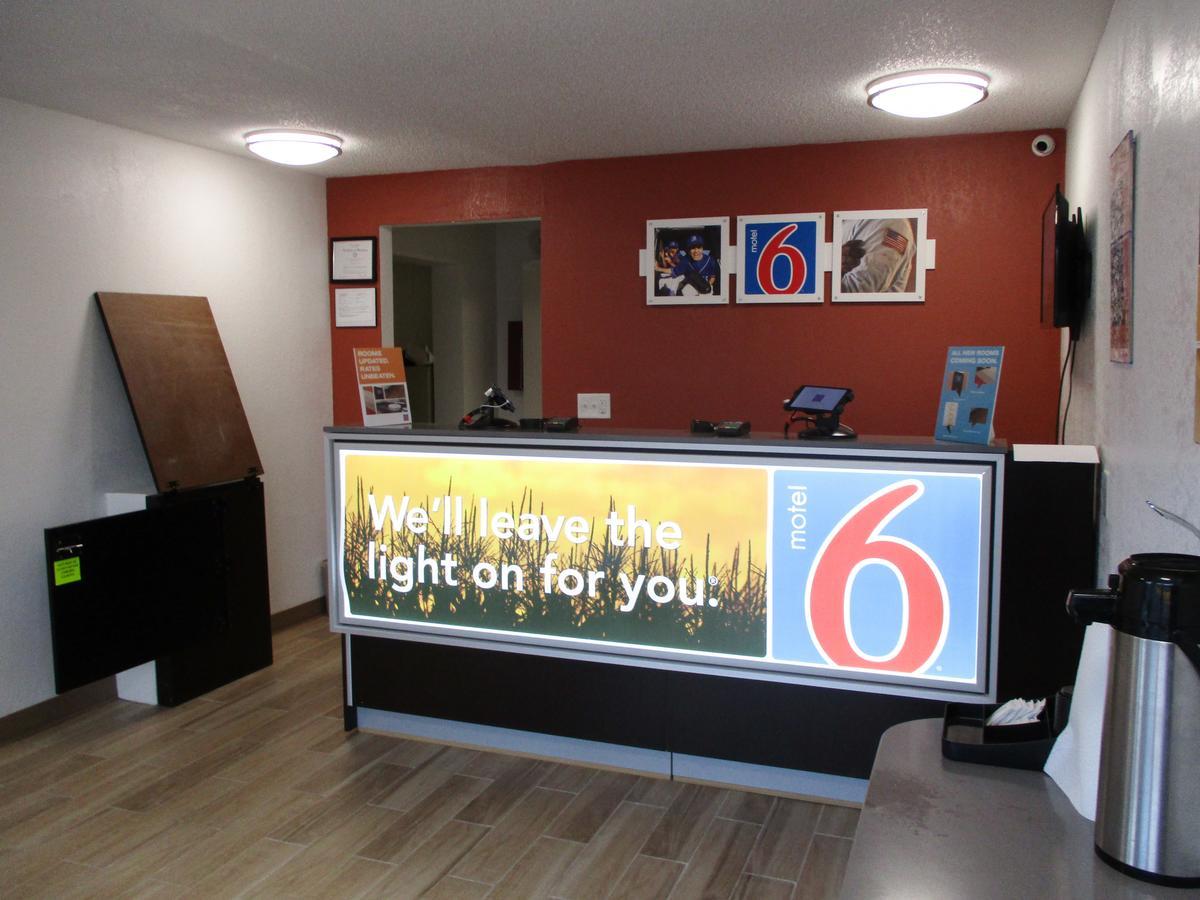 Econo Lodge Эшборо Экстерьер фото