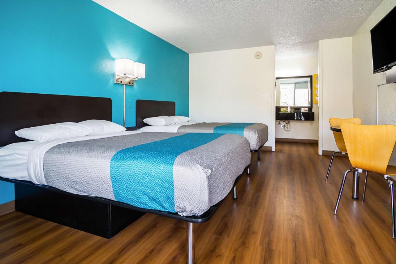 Econo Lodge Эшборо Экстерьер фото