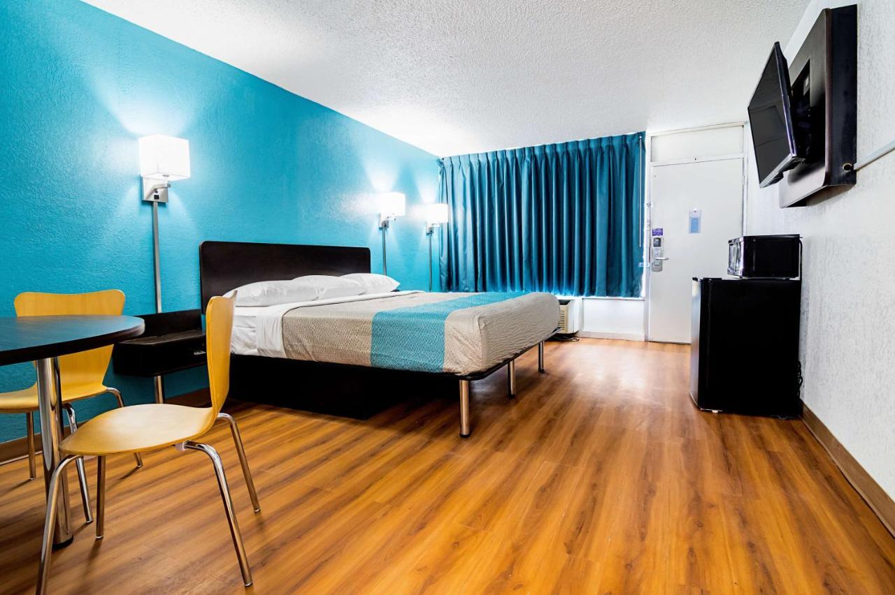 Econo Lodge Эшборо Экстерьер фото